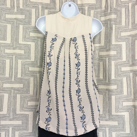 ✨host pick✨ Knox Rose Top - Picture 7 of 7